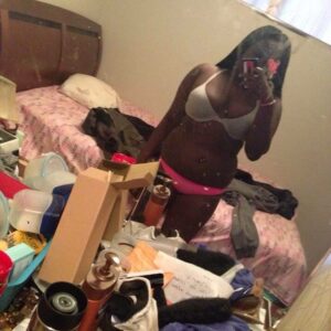 Chaudasse ivoirienne pour plaisir extrême rencontre-Black-Annemasse