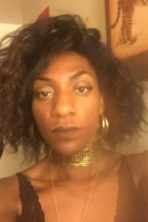 Coincée sous la pluie 🌧️ Nadia - rencontre-Black-Nantes