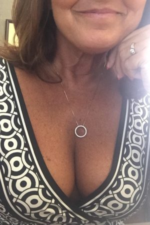 Geneviève, 65 ans : Un dernier frisson avant l’hiver ? Geneviève - rencontre-Cougar-Belfort