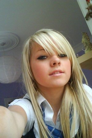 Soumise 22 ans cherche dominant pour du hard à Cholet Nina - rencontre-Teen-Cholet