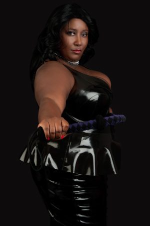 Djamila - rencontre-Cougar-Argentan