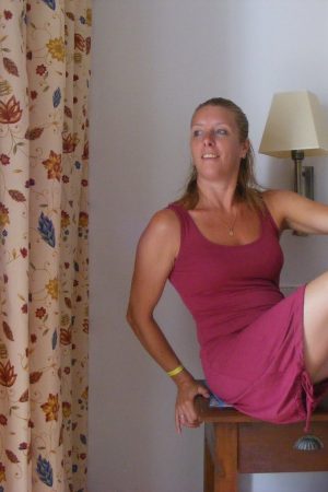 Leila, 28 ans, découvre le naturisme et vous invite à la plage Leila - rencontre-Teen-Rueil-Malmaison