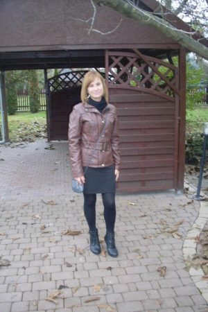 Marche dans le froid, besoin de chaleur humaine Louise - rencontre-Cougar-Fréjus