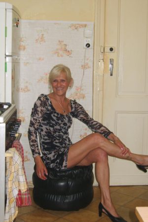 Je te montre ce qu’une femme de 62 ans sait faire Maud - rencontre-Libertine-Toulouse