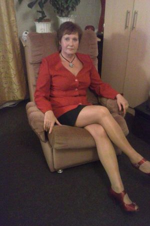 La liberté de la nudité, ça te parle ? Liliane - rencontre-Naturiste-Sartrouville